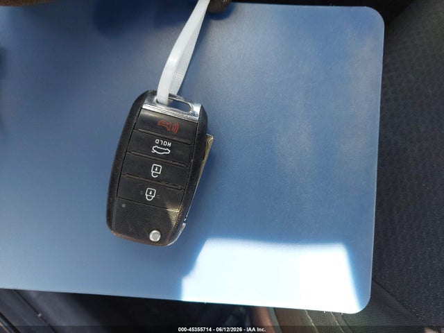 KIA Optima Lx 2018 5XXGT4L33JG272030 Image 11