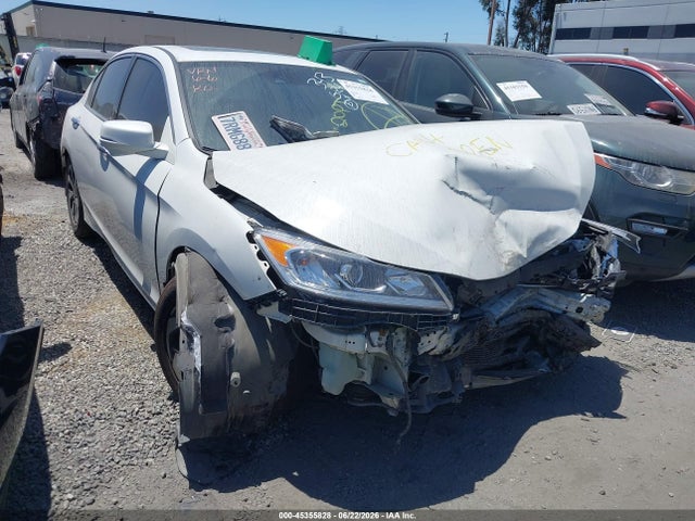 2016 1HGCR3F08GA012463 main image
