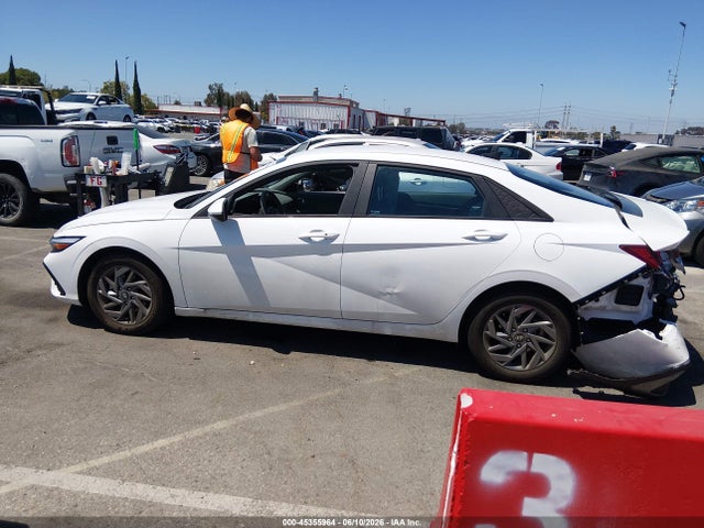 KMHLM4DG8RU777107 Hyundai ELANTRA SEL