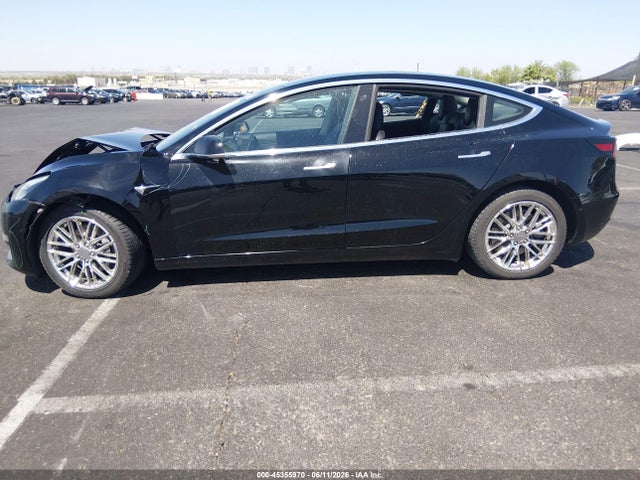 Tesla Model 3 Long Range/mid Range 2018 5YJ3E1EA3JF008473 Image 13