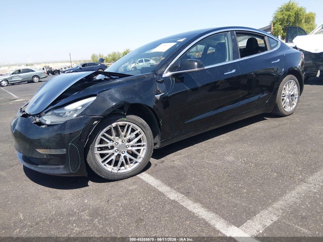 Tesla Model 3 Long Range/mid Range 2018 5YJ3E1EA3JF008473 Image 2