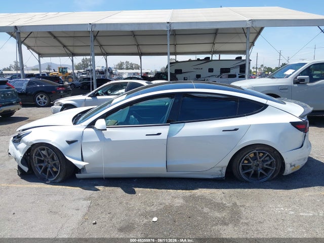 45355976 :رقم المزاد ، 5YJ3E1EB5NF168420 vin ، 2022 Tesla Model 3 Long Range Dual Motor All-wheel Drive مزاد بيع