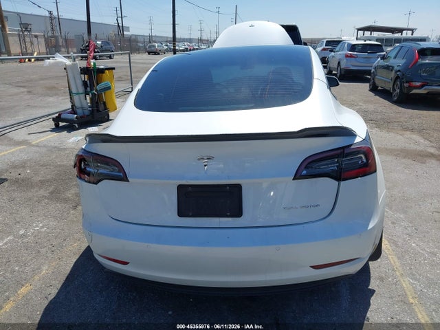45355976 :رقم المزاد ، 5YJ3E1EB5NF168420 vin ، 2022 Tesla Model 3 Long Range Dual Motor All-wheel Drive مزاد بيع