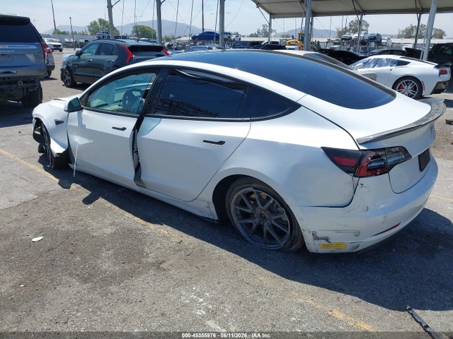 45355976 :رقم المزاد ، 5YJ3E1EB5NF168420 vin ، 2022 Tesla Model 3 Long Range Dual Motor All-wheel Drive مزاد بيع