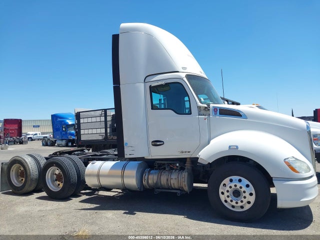Kenworth T680 2019 1XKYD49X2KJ219560 Image 13