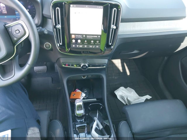 Volvo Xc40 B5 Ultimate Bright Theme 2024 YV4L12UF4R2359600 Image 11
