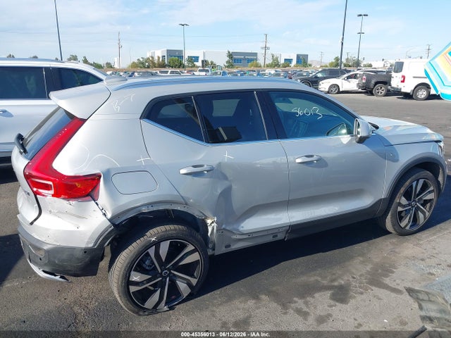 Volvo Xc40 B5 Ultimate Bright Theme 2024 YV4L12UF4R2359600 Image 14
