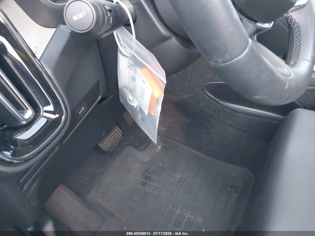 Volvo Xc40 B5 Ultimate Bright Theme 2024 YV4L12UF4R2359600 Image 20