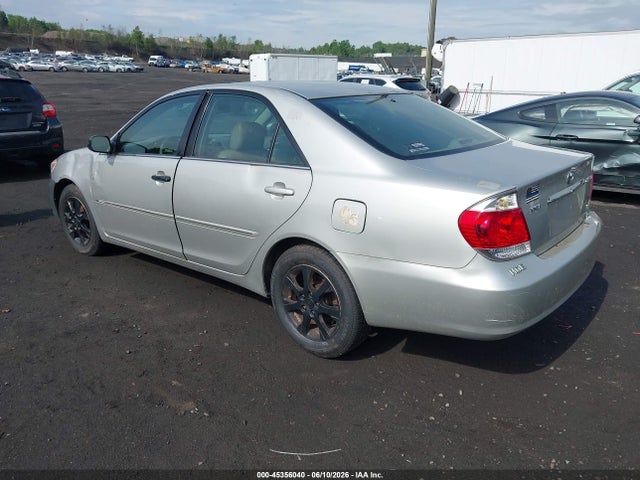 2005 Toyota Camry Xle V6 მანქანა იყიდება აუქციონზე, vin: 4T1BF30K65U084184, აუქციონის ნომერი: 45356040