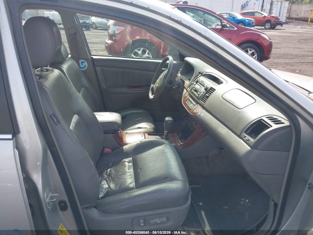 2005 Toyota Camry Xle V6 მანქანა იყიდება აუქციონზე, vin: 4T1BF30K65U084184, აუქციონის ნომერი: 45356040