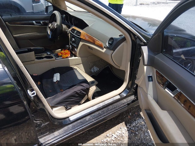 2012 Mercedes-benz C 250 Sport მანქანა იყიდება აუქციონზე, vin: WDDGF4HB5CR196470, აუქციონის ნომერი: 45356095