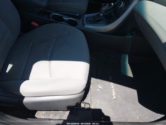 Продаж на аукціоні авто 2015 Hyundai Elantra Se, vin: KMHDH4AE9FU355449, номер лоту: 45356149