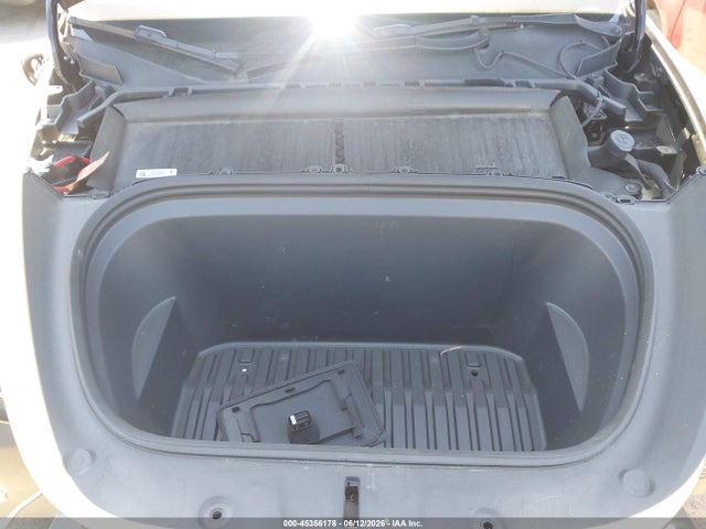 Продажа на аукционе авто 2022 Tesla Model Y Long Range Dual Motor All-wheel Drive, vin: 7SAYGAEE2NF486704, номер лота: 45356178