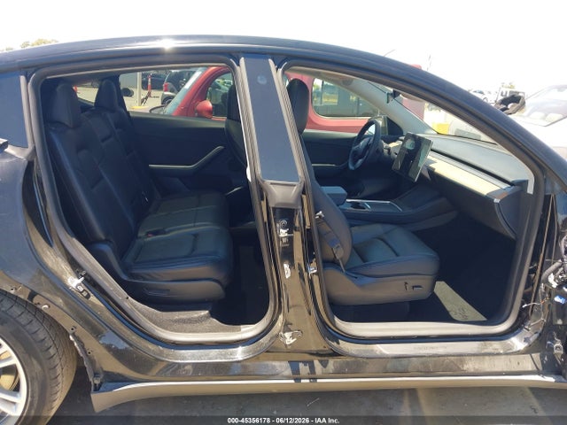 Продажа на аукционе авто 2022 Tesla Model Y Long Range Dual Motor All-wheel Drive, vin: 7SAYGAEE2NF486704, номер лота: 45356178