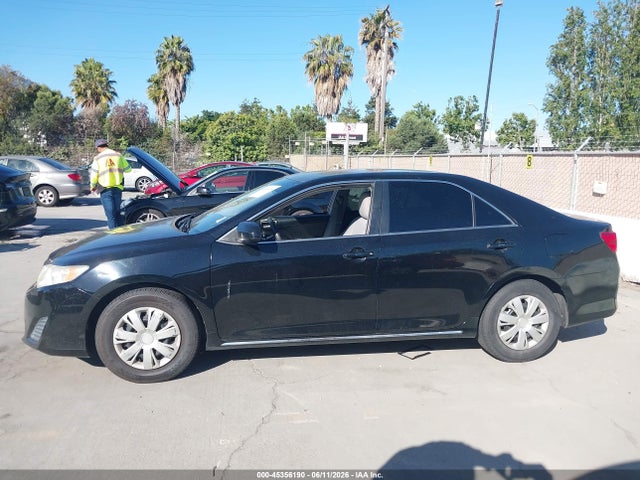 4T4BF1FK2ER351032 Toyota CAMRY LE