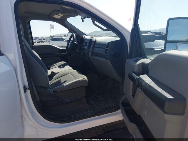 1FT8W4DT3HEE21125 Ford F-450 Xl