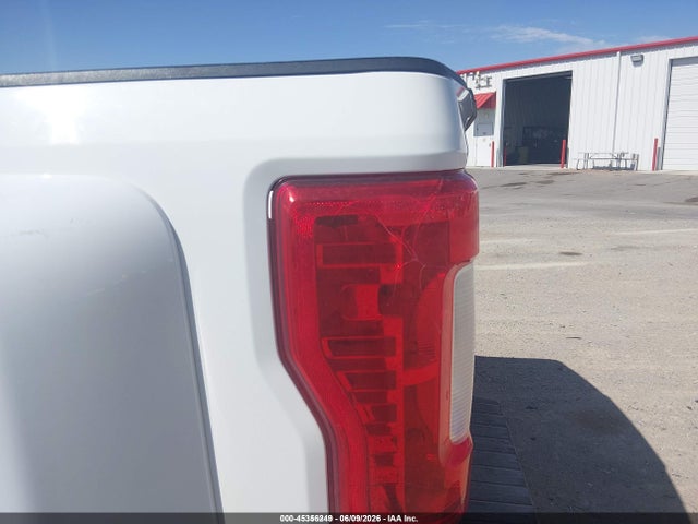 1FT8W4DT3HEE21125 Ford F-450 Xl