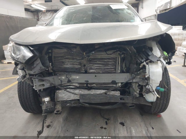 3GNAXKEV8KS502371 Chevrolet EQUINOX LT