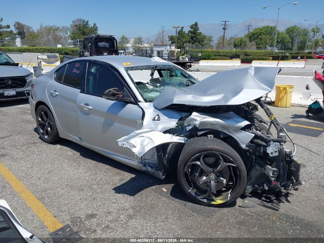 Alfa Romeo Giulia Ti Sport 2018 ZARFAECN9J7582951 zdjęcie główne