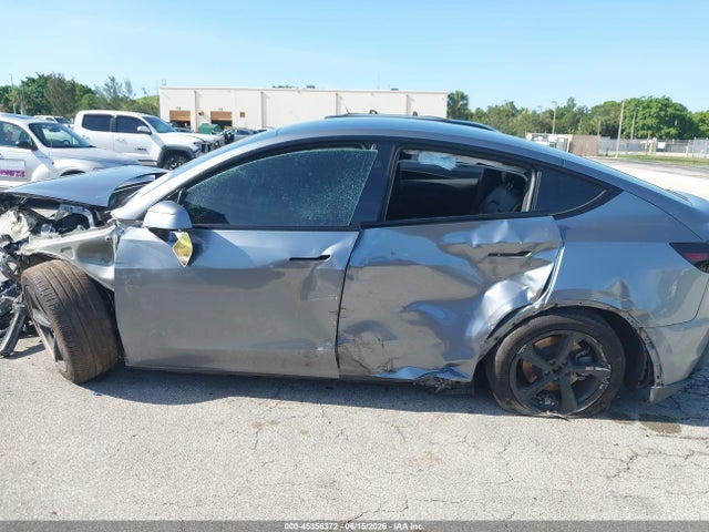 Продажа на аукционе авто 2026 Tesla Model Y Premium Rear-wheel Drive/rear-wheel Drive, vin: 7SAYGDED9TA610082, номер лота: 45356372