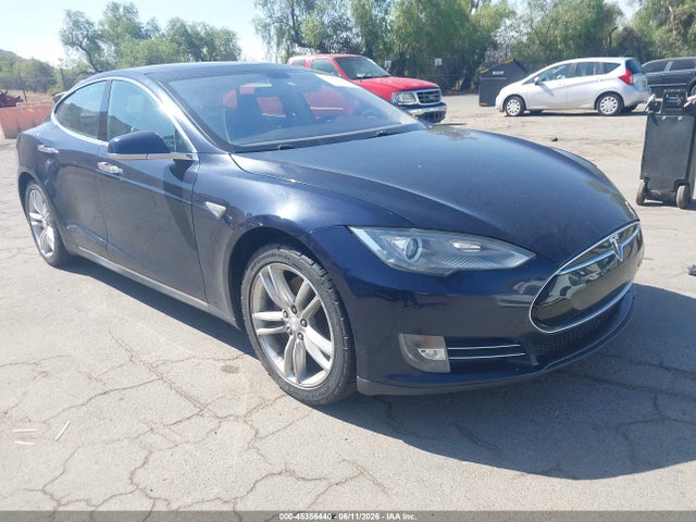 2013 Tesla Model S მანქანა იყიდება აუქციონზე, vin: 5YJSA1CNXDFP15670, აუქციონის ნომერი: 45356440
