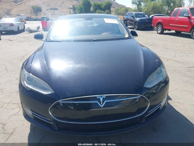 Продажа на аукционе авто 2013 Tesla Model S, vin: 5YJSA1CNXDFP15670, номер лота: 45356440