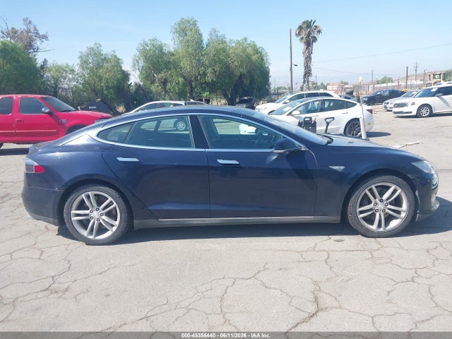 Продажа на аукционе авто 2013 Tesla Model S, vin: 5YJSA1CNXDFP15670, номер лота: 45356440
