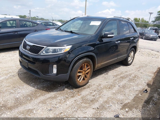 45356451 :رقم المزاد ، 5XYKT3A69FG627951 vin ، 2015 Kia Sorento Lx مزاد بيع