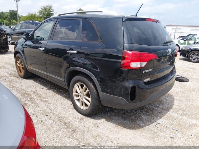 45356451 :رقم المزاد ، 5XYKT3A69FG627951 vin ، 2015 Kia Sorento Lx مزاد بيع
