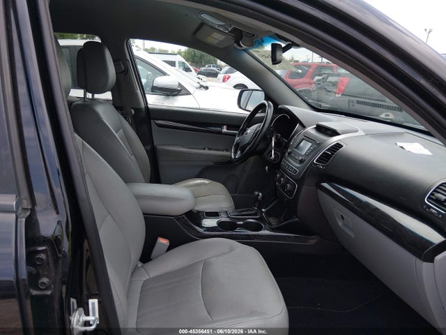 45356451 :رقم المزاد ، 5XYKT3A69FG627951 vin ، 2015 Kia Sorento Lx مزاد بيع
