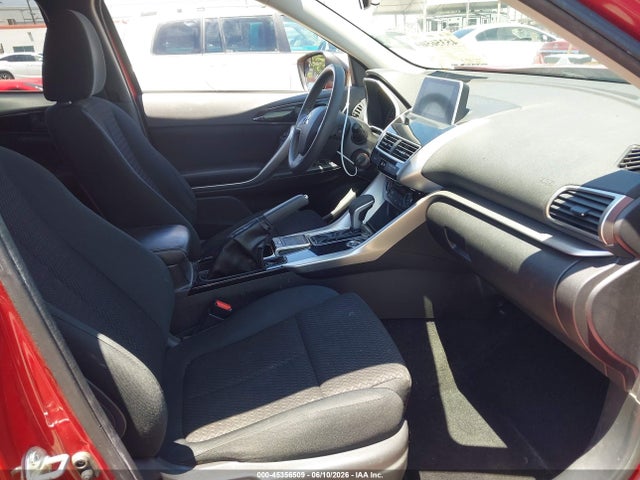 JA4AT4AA1JZ050780 Mitsubishi Eclipse Cross Le