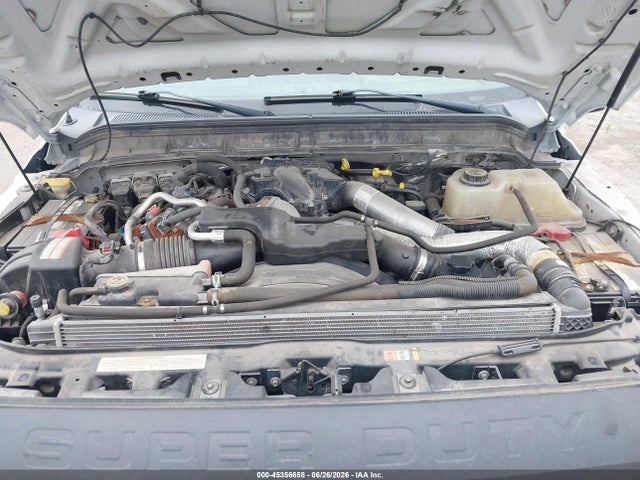 Ford F-550 Chassis Xl 2016 1FDUF5GT1GEA39718 Image 9