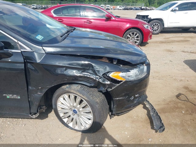 3FA6P0SU3ER223295 Ford Fusion Energi Titanium