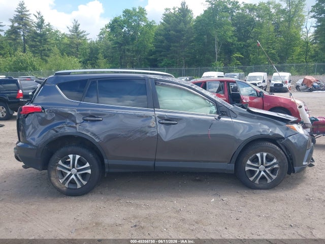 JTMBFREVXJJ733748 Toyota RAV4 LE
