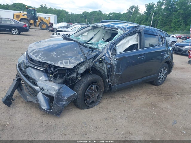JTMBFREVXJJ733748 Toyota RAV4 LE