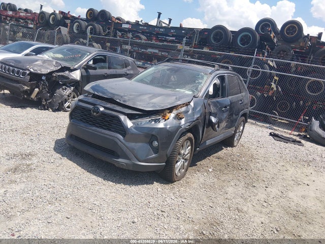 Toyota Rav4 Xle Premium 2021 2T3C1RFV8MC126479 Image 2