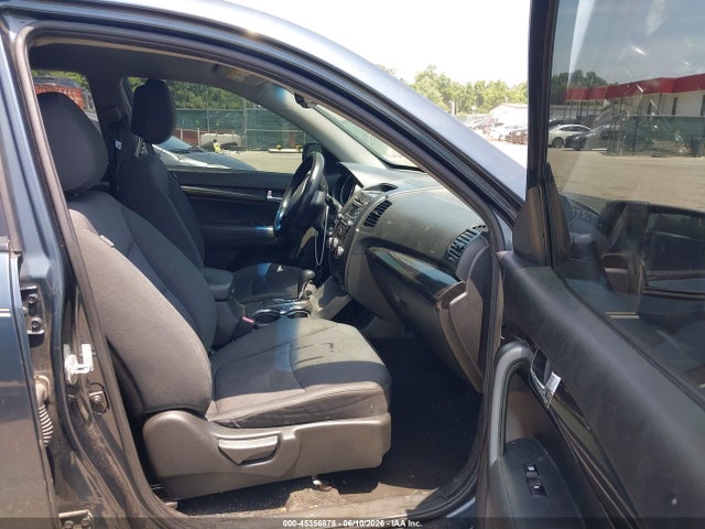 Продажа на аукционе авто 2011 Kia Sorento Lx, vin: 5XYKT3A12BG099815, номер лота: 45356878