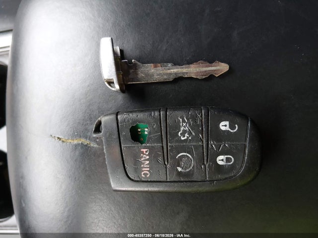 45357250 :رقم المزاد ، 2C3CCAPG7FH837480 vin ، 2015 Chrysler 300c Platinum مزاد بيع