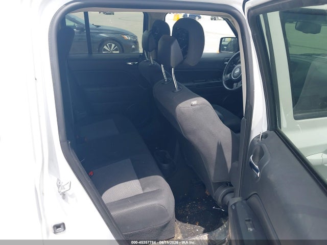 45357784 :رقم المزاد ، 1C4NJRFB8FD176814 vin ، 2015 Jeep Patriot Latitude مزاد بيع