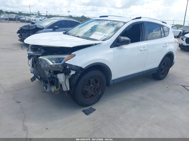 Toyota RAV4 LE 2016 JTMZFREV3GJ078789 Image 2