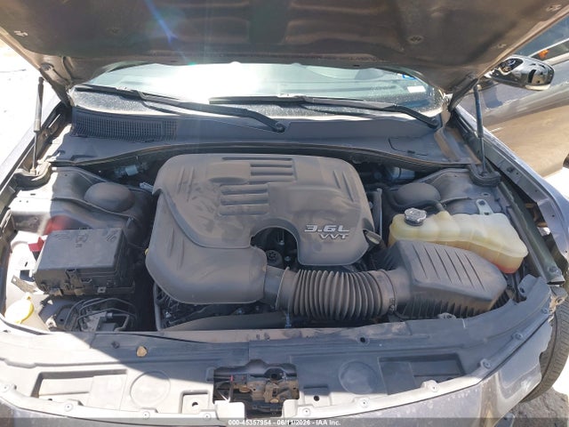 45357954 :رقم المزاد ، 2C3CCABG6MH636979 vin ، 2021 Chrysler 300 300s مزاد بيع