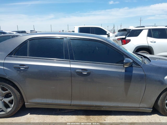 45357954 :رقم المزاد ، 2C3CCABG6MH636979 vin ، 2021 Chrysler 300 300s مزاد بيع