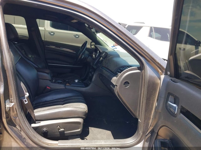 45357954 :رقم المزاد ، 2C3CCABG6MH636979 vin ، 2021 Chrysler 300 300s مزاد بيع
