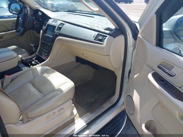 Продажа на аукционе авто 2008 Cadillac Escalade Esv Standard, vin: 1GYFK66898R149660, номер лота: 45358082