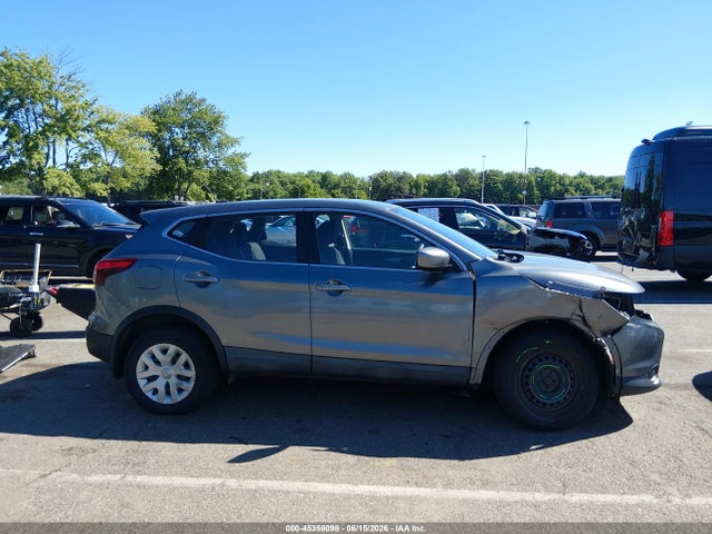 2018 Nissan Rogue Sport S მანქანა იყიდება აუქციონზე, vin: JN1BJ1CR0JW202330, აუქციონის ნომერი: 45358098