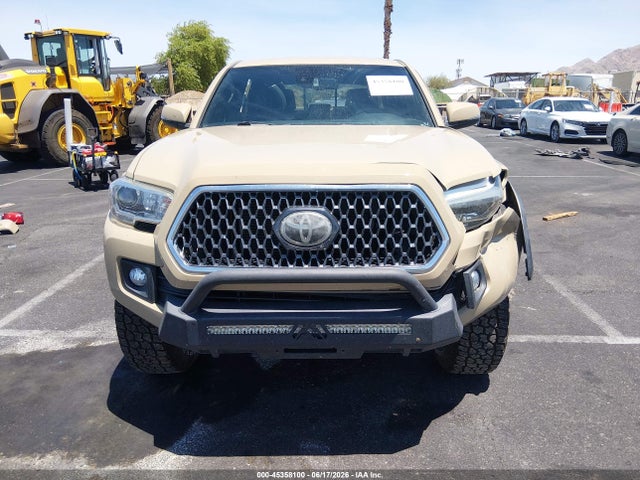 3TMCZ5AN3KM213938 Toyota Tacoma Trd Off Road