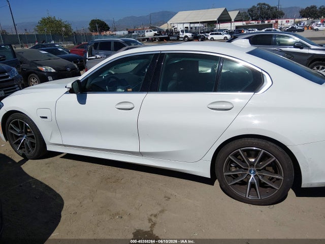 Auction sale of the 2022 Bmw 330e, vin: 3MW5P7J0XN8C22886, lot number: 45358264