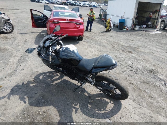 2014 Kawasaki Ex300 A მანქანა იყიდება აუქციონზე, vin: JKAEX8A1XEA002017, აუქციონის ნომერი: 45358315