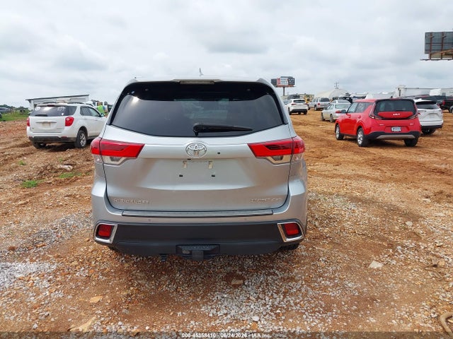 Toyota Highlander Limited Platinum 2018 5TDDZRFH8JS818180 Image 16