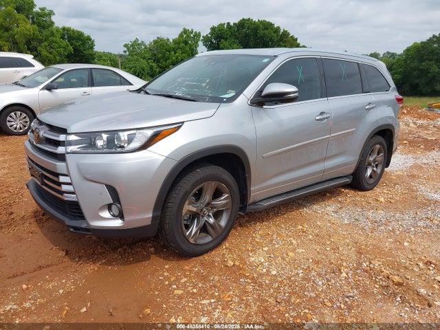 Toyota Highlander Limited Platinum 2018 5TDDZRFH8JS818180 Image 2